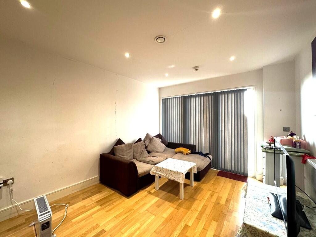 Trident point, pi...