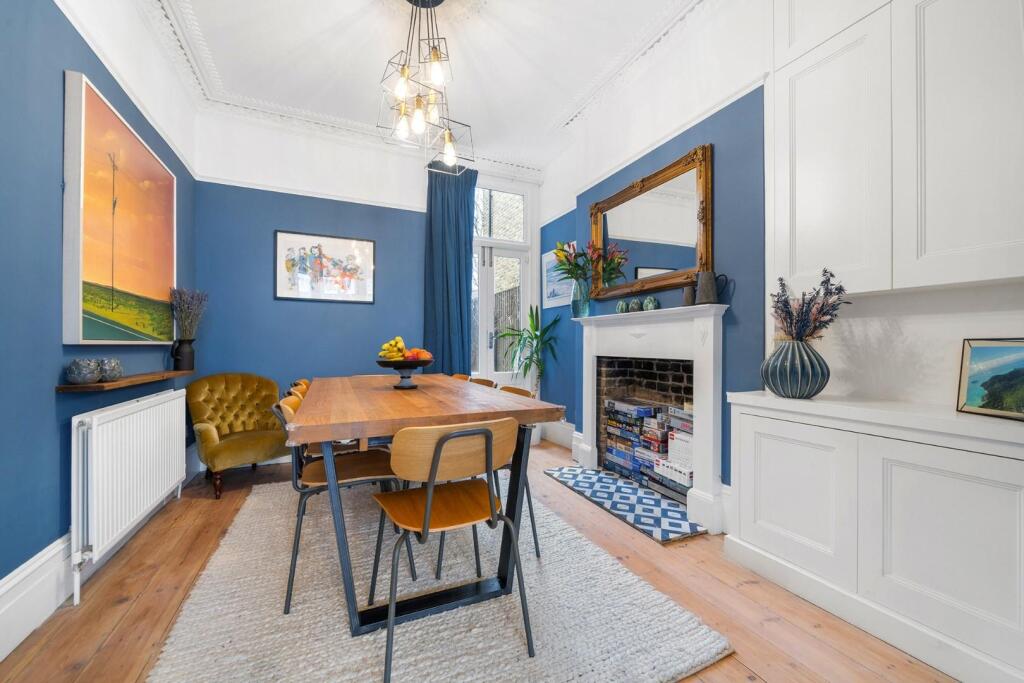 Dining room.jpg