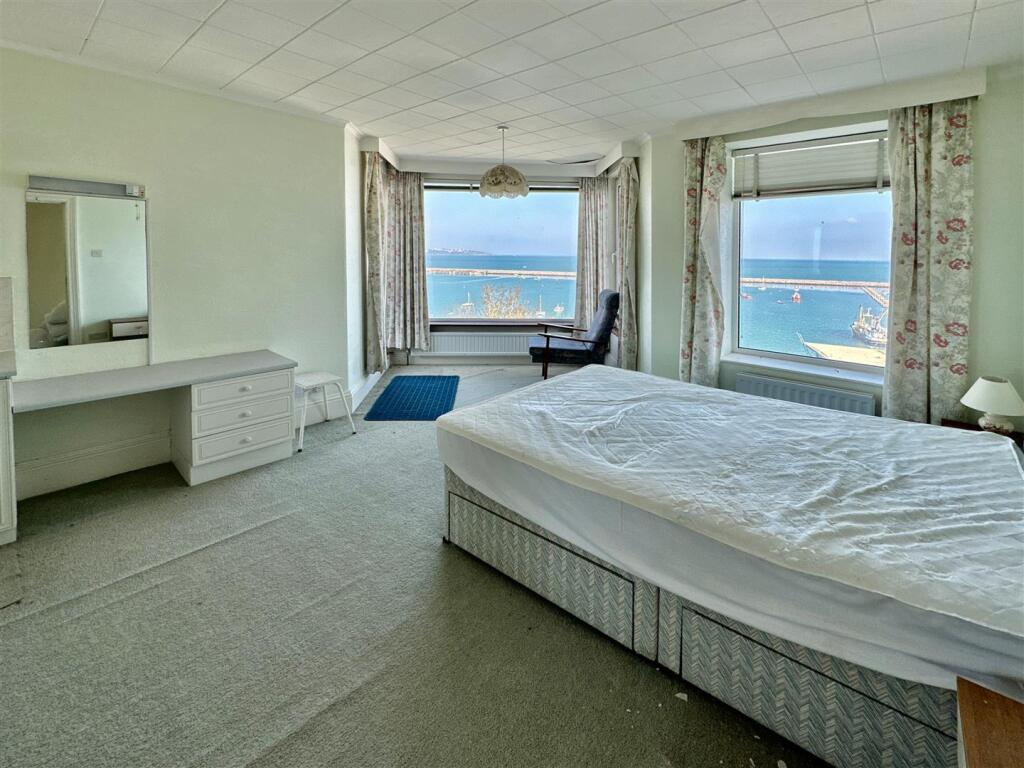 Torbay House Bed 1.JPG