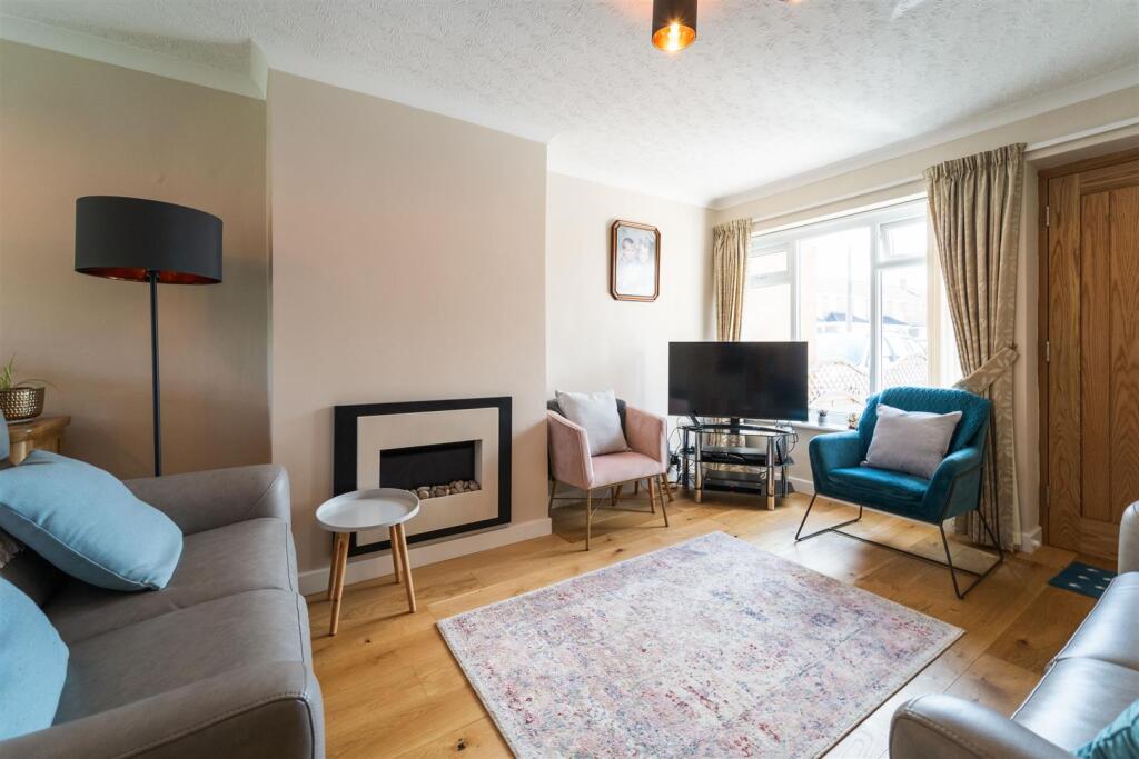 41 Mollington Crescent, Shirley, B90 3RQ_14.jpg