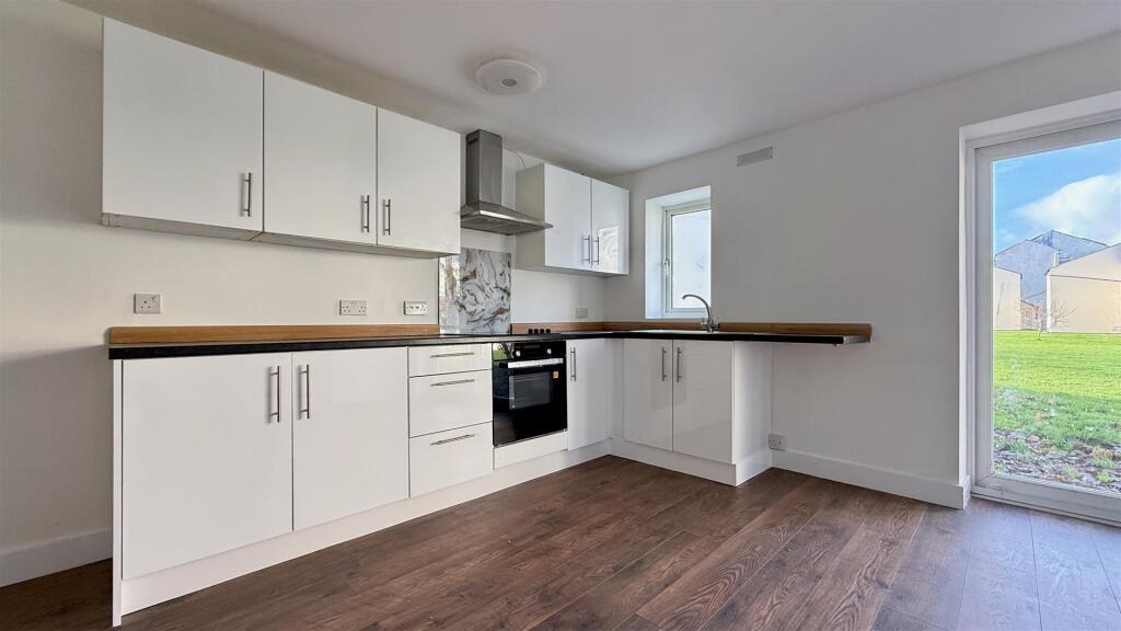 kitchen/lounge/diner