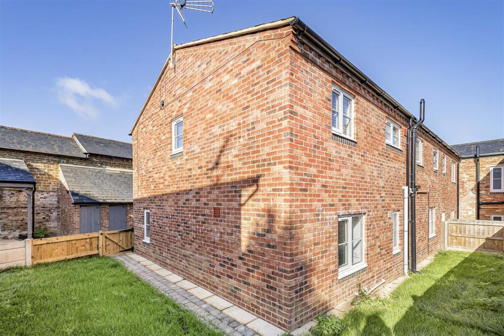 7C Warwick Street