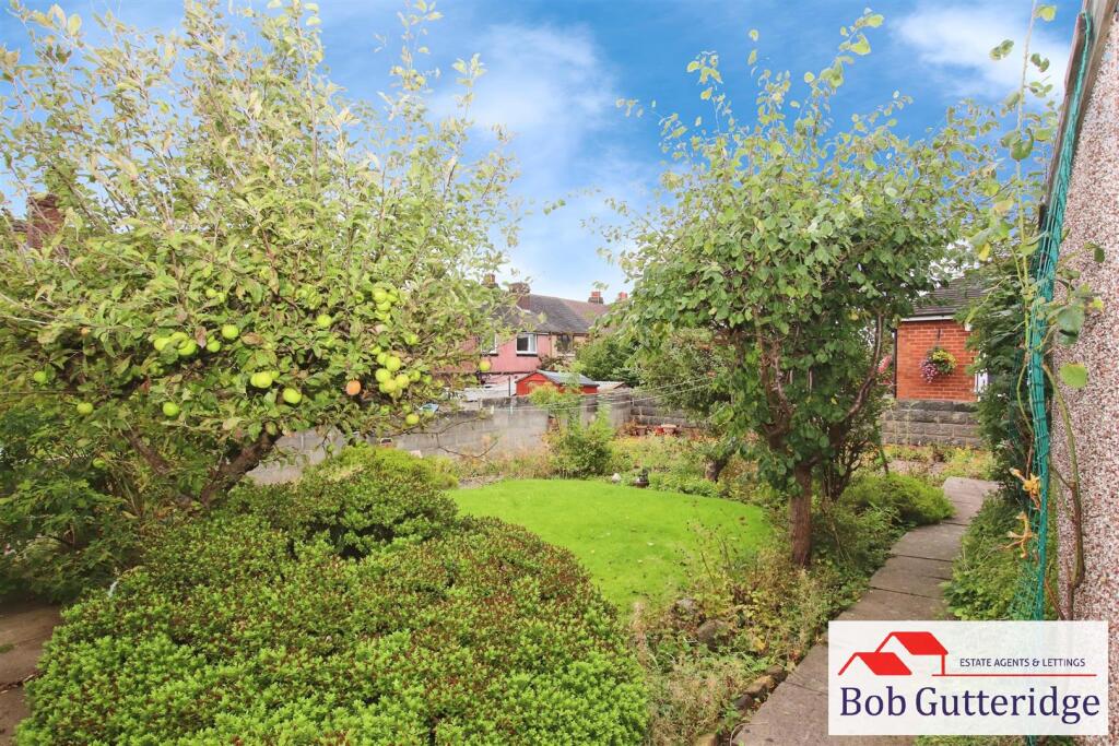 ENCLOSED REAR GARDEN