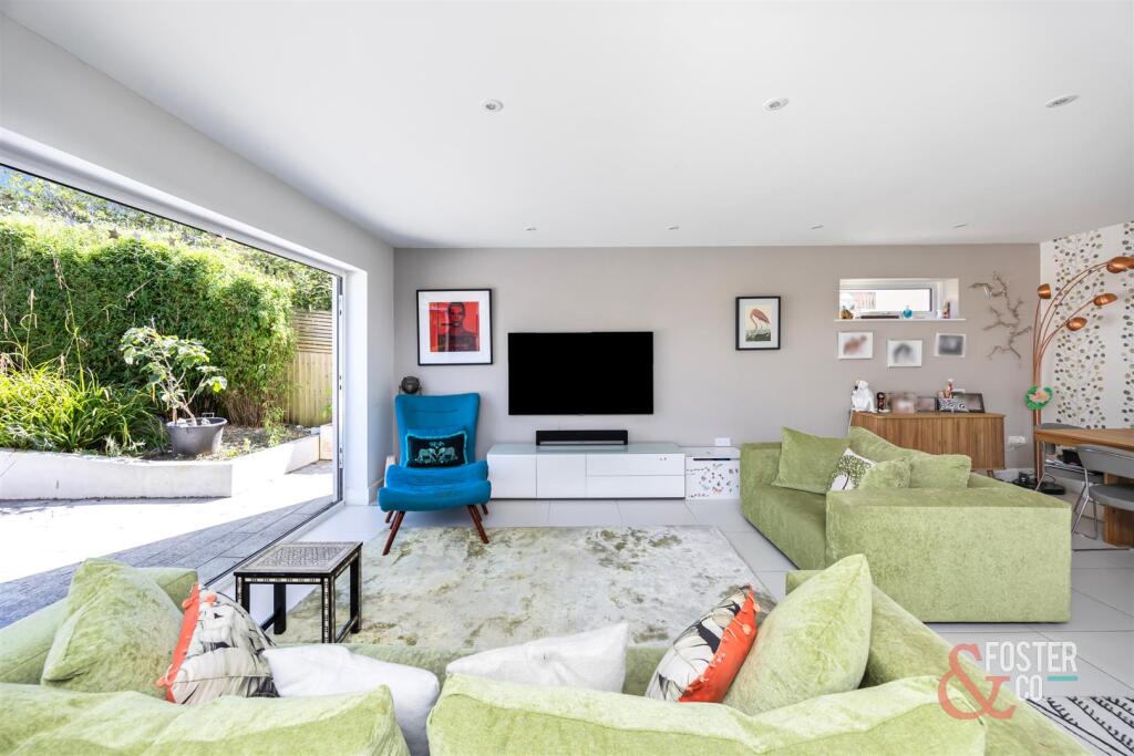 Benett Drive , 59-006.jpg