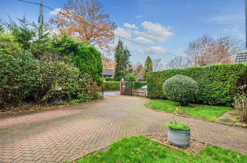 1384332-8-6936f4c...