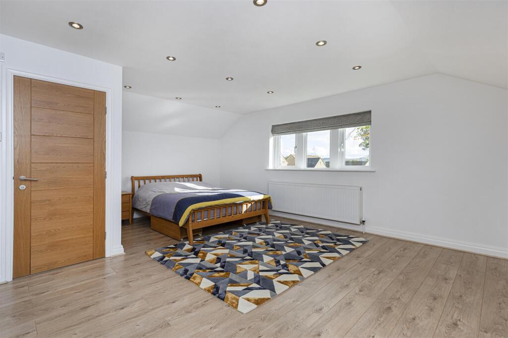 Bramleys Estate Agents - Crow Lees Gardens (25).jp