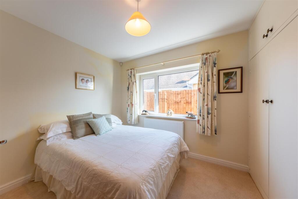 15 Pentre Close-027.jpg