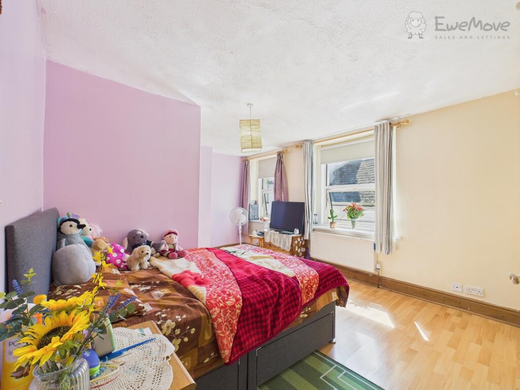 CAM03640G0-PR0050-STILL007