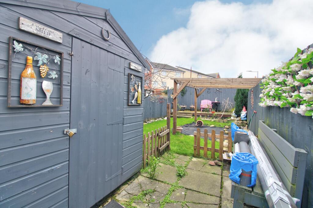 AFE7C395-8229-40B7-9CC4-B33F6B2ED474