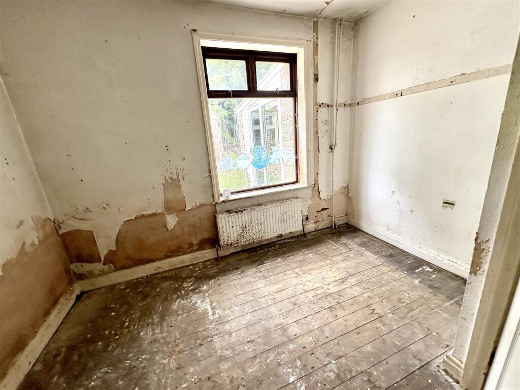 Bramleys Estate Agents - Auction - Bankfield Garde