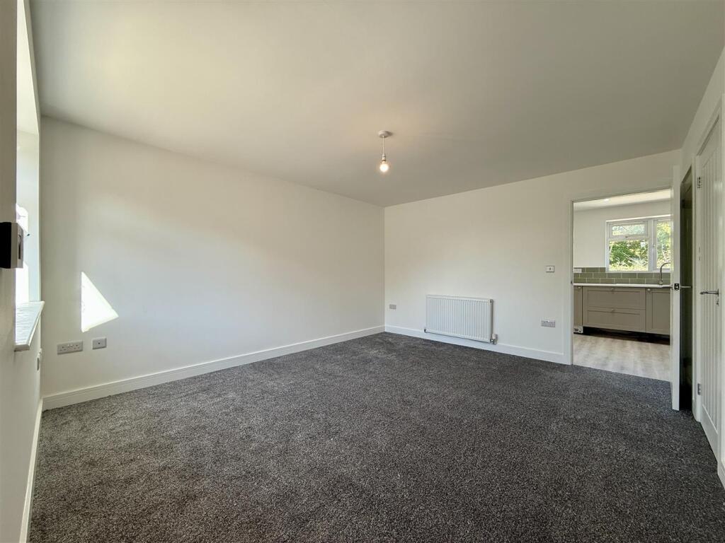 7 Living Room.JPEG