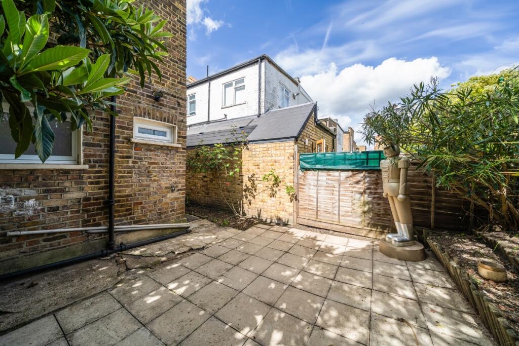 90576_8 Moylan Ro...