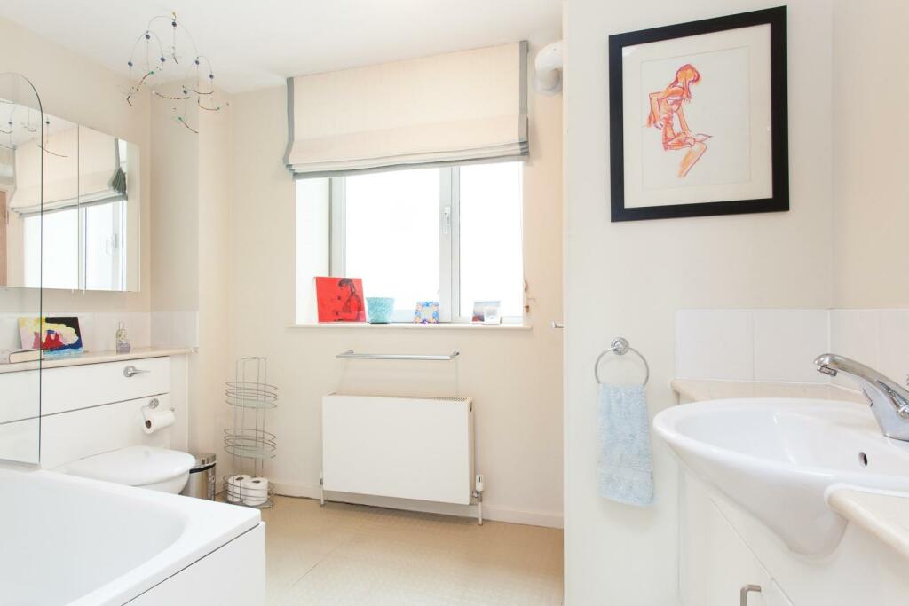 bathroom2.jpg