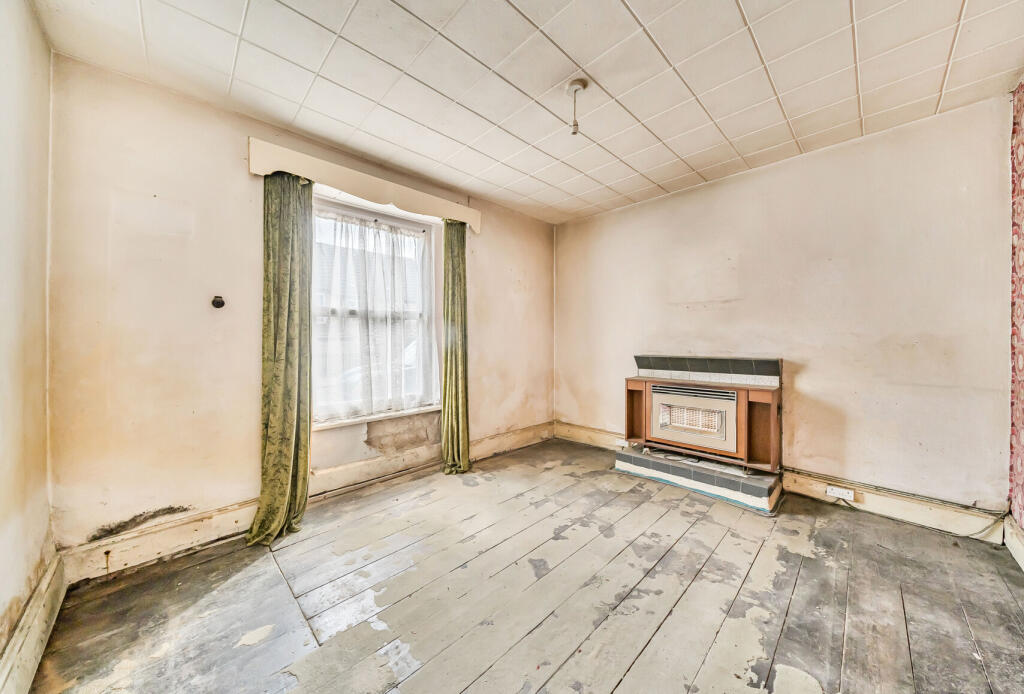 1327032-7-687e645...