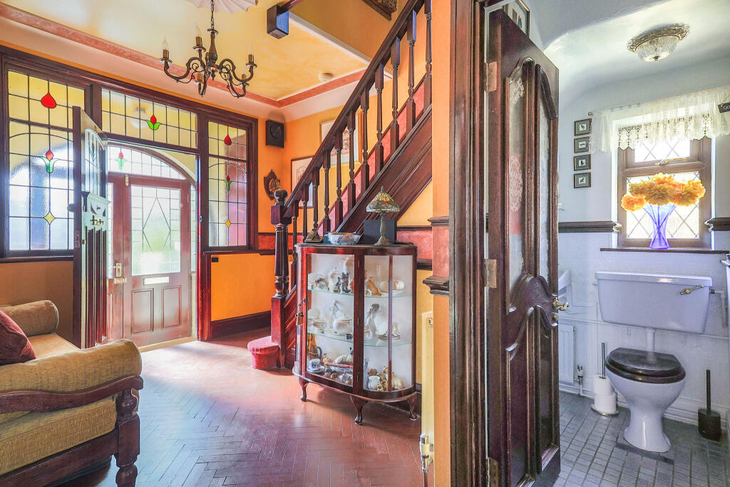 Hallway &amp; Downstairs WC