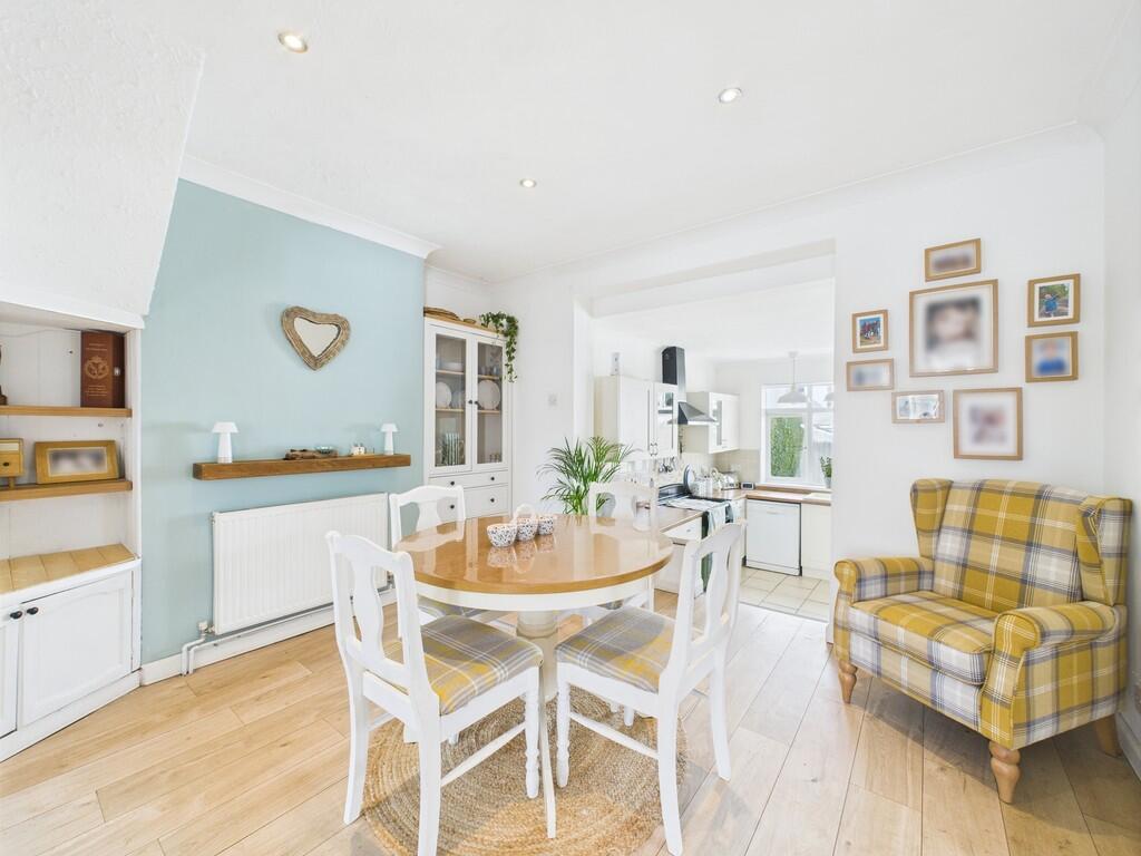 CAM02089G0-PR0546...