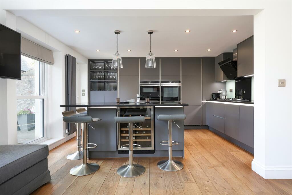 GF 23 Beaconsfield Road 1.JPG