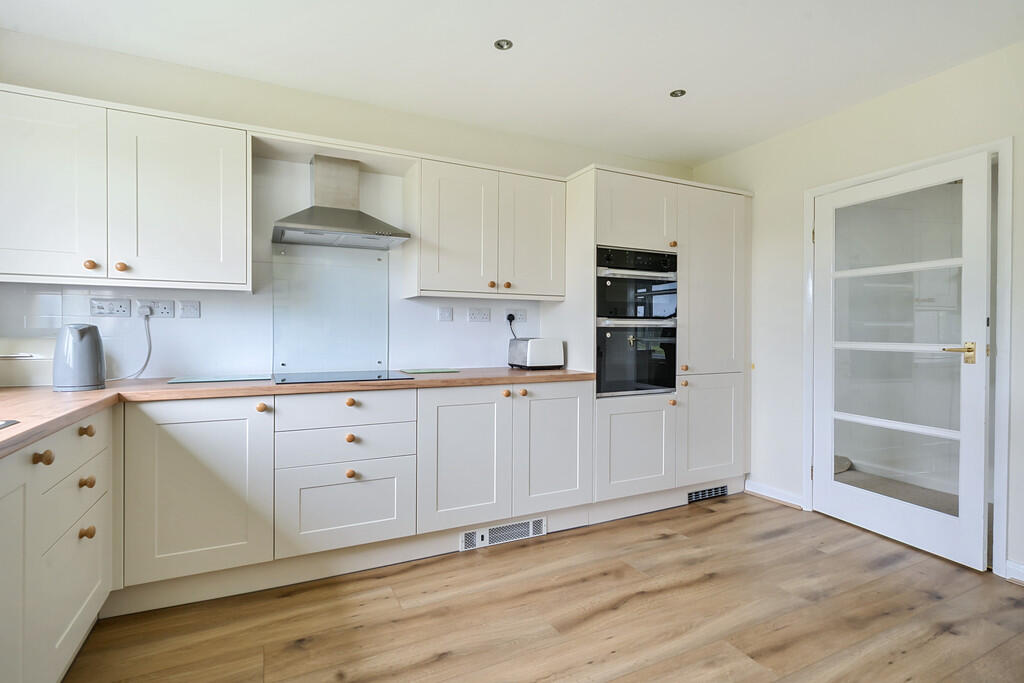 Kitchen / Dining ...
