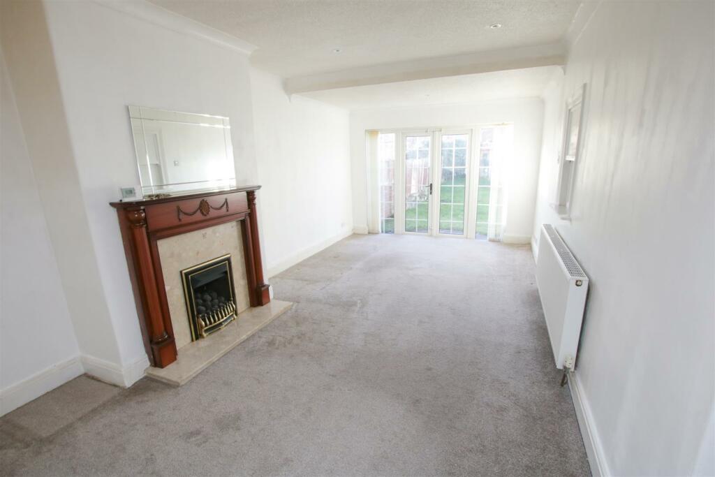 EXTENDED DINING ROOM
