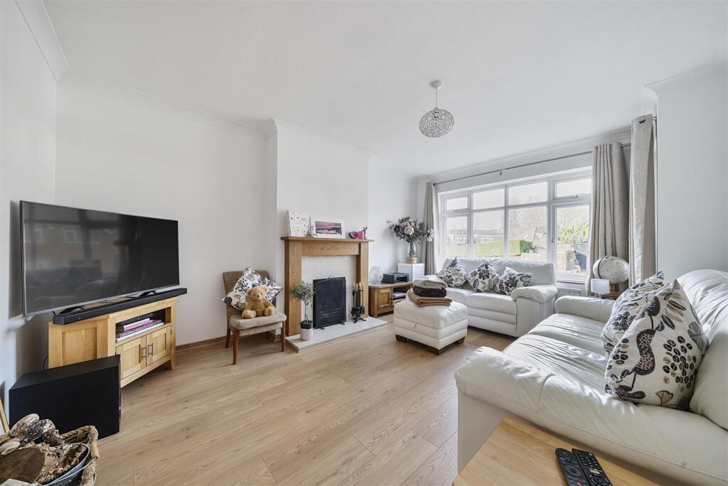 Norwich Way - Lounge.jpg