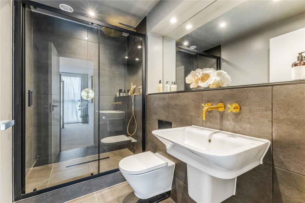Show Apartment