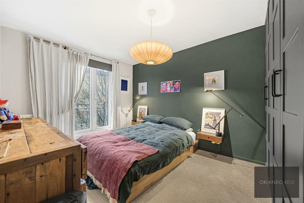 Flat 10, Tait Court SW8 2EU-5.jpg