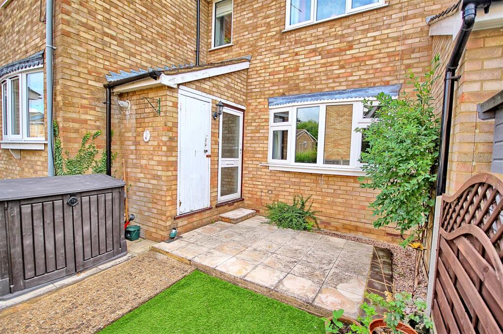 FRONT GARDEN
