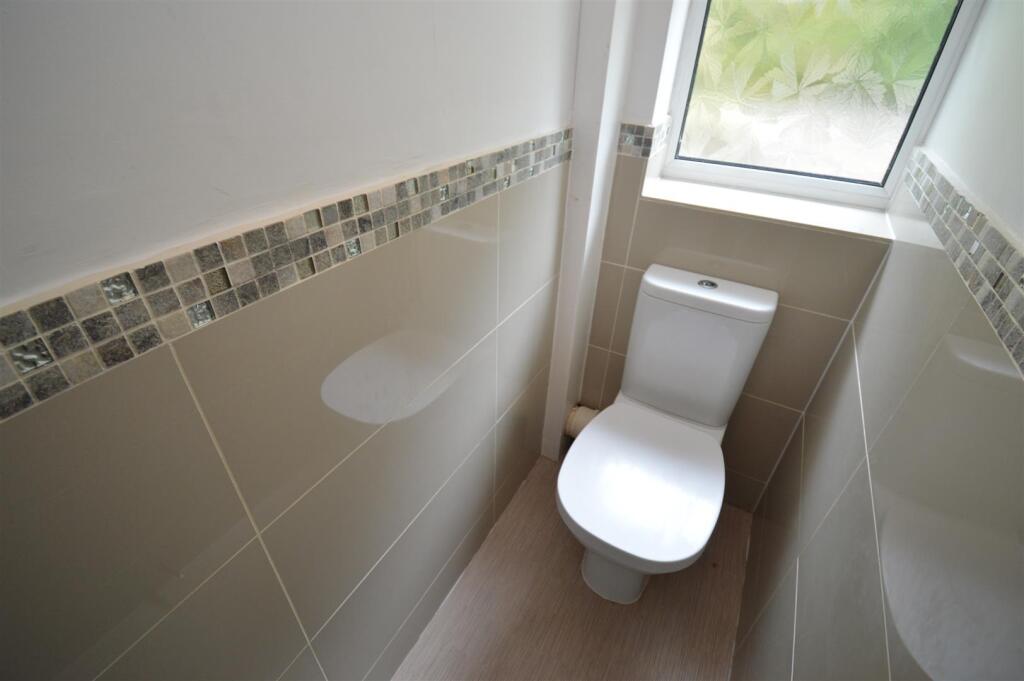 Toilet.JPG
