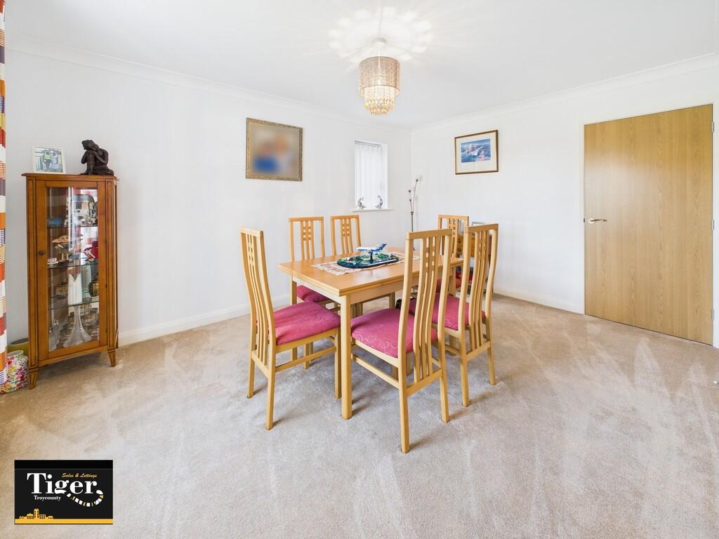 CAM02176G0-PR0538...