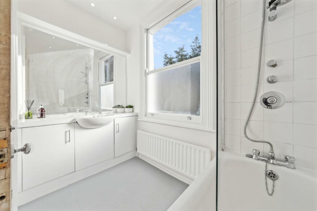 Bathroom.jpg