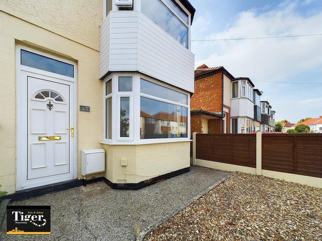 CAM02176G0-PR0352...