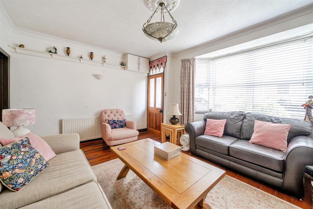 43 Richmond Road, Towcester (14).jpg