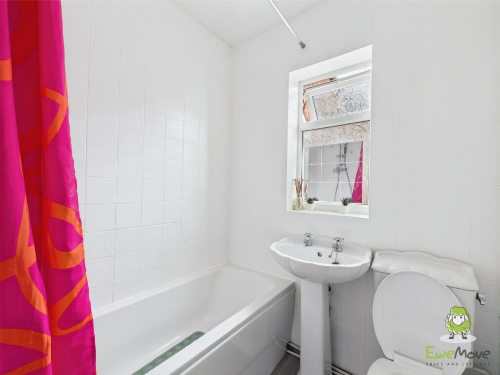 Bathroom -  Ewemove Whitchurch and Nantwich Charlo