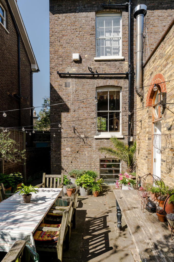 280443 - 35 Durand Garden-17.jpg