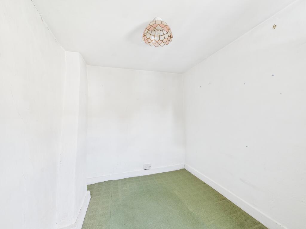 CAM02909G0-PR0369-STILL008