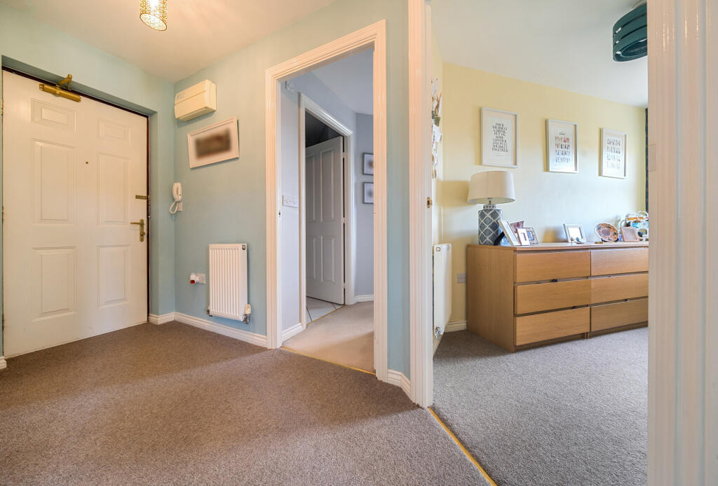 1370495-4-68ff449...