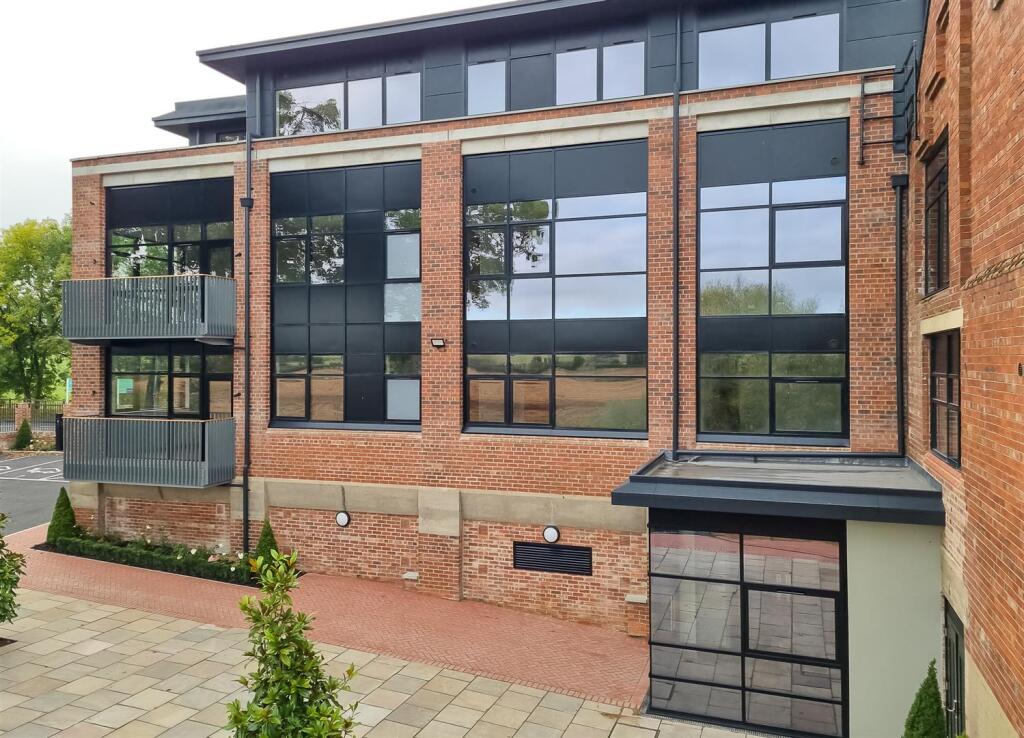 Milthorp Apts Externals-1727250621255.jpg