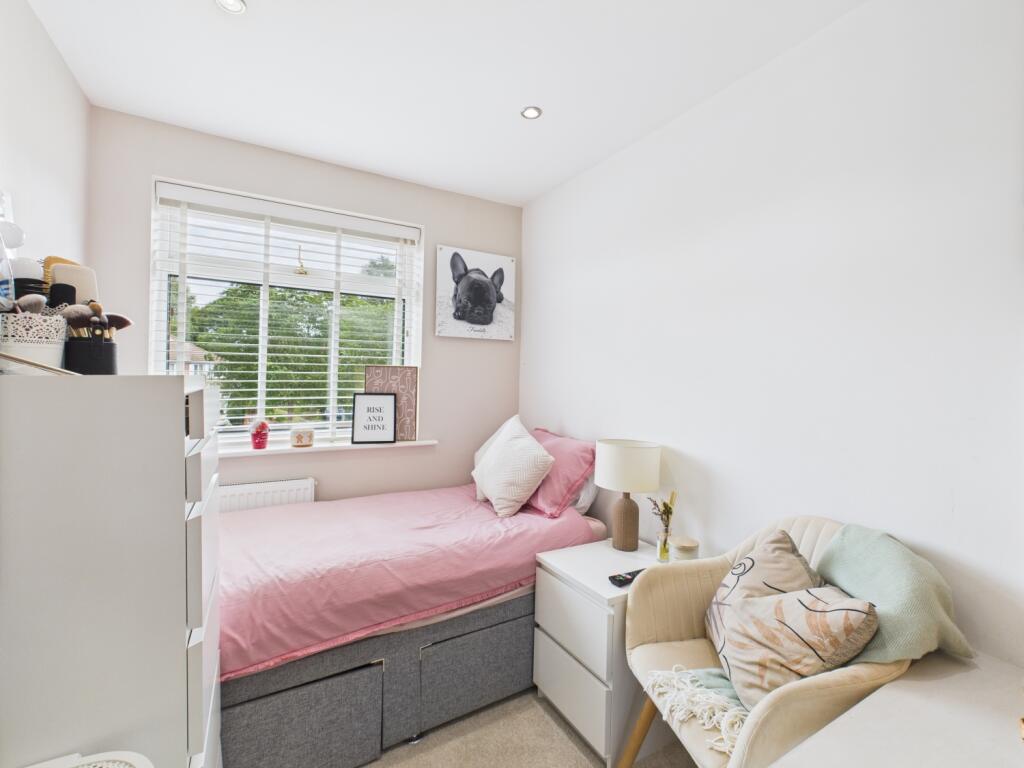 CAM03729G0-PR0115-STILL042