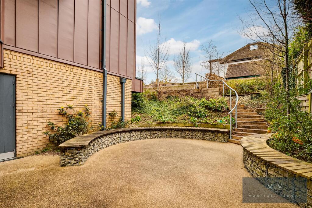 Chalkhurst Court F4 MV-14.jpg