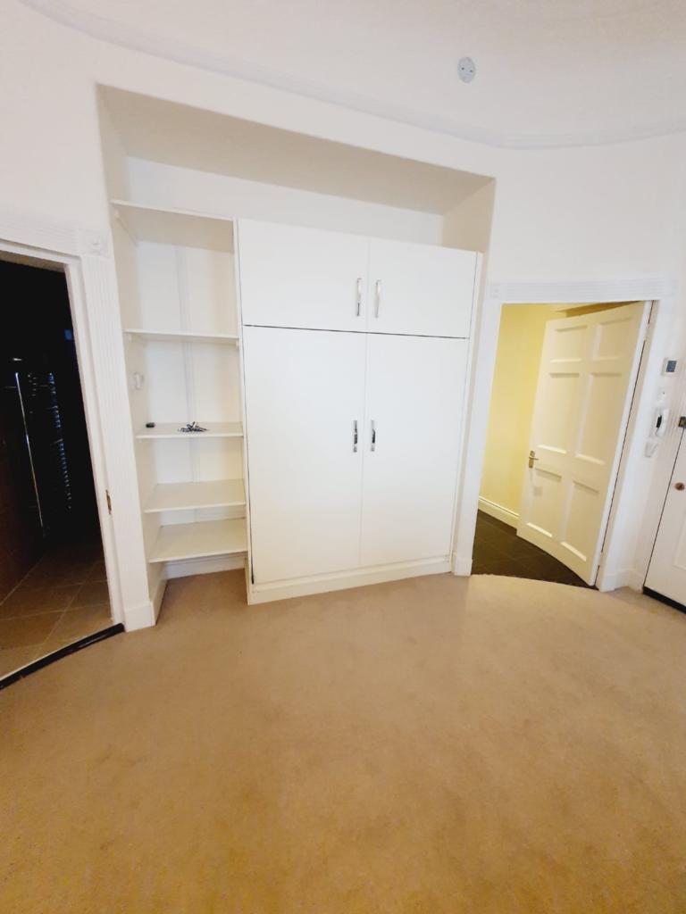 Flat 01