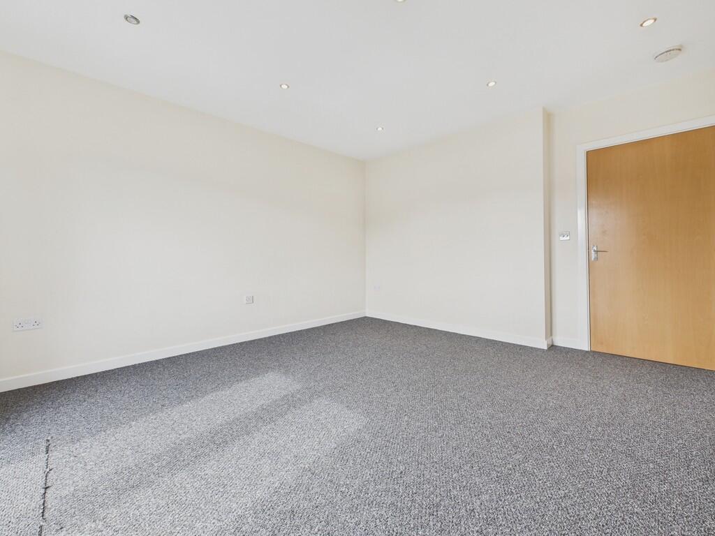 CAM04273G0-PR0152...