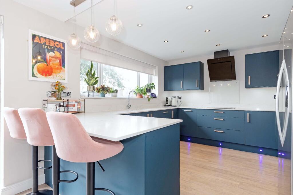 2 Sussex Close_11.JPG