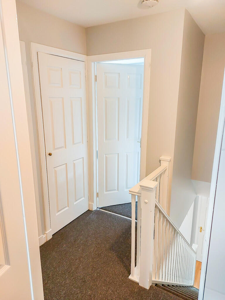 104 Bankton - Red...