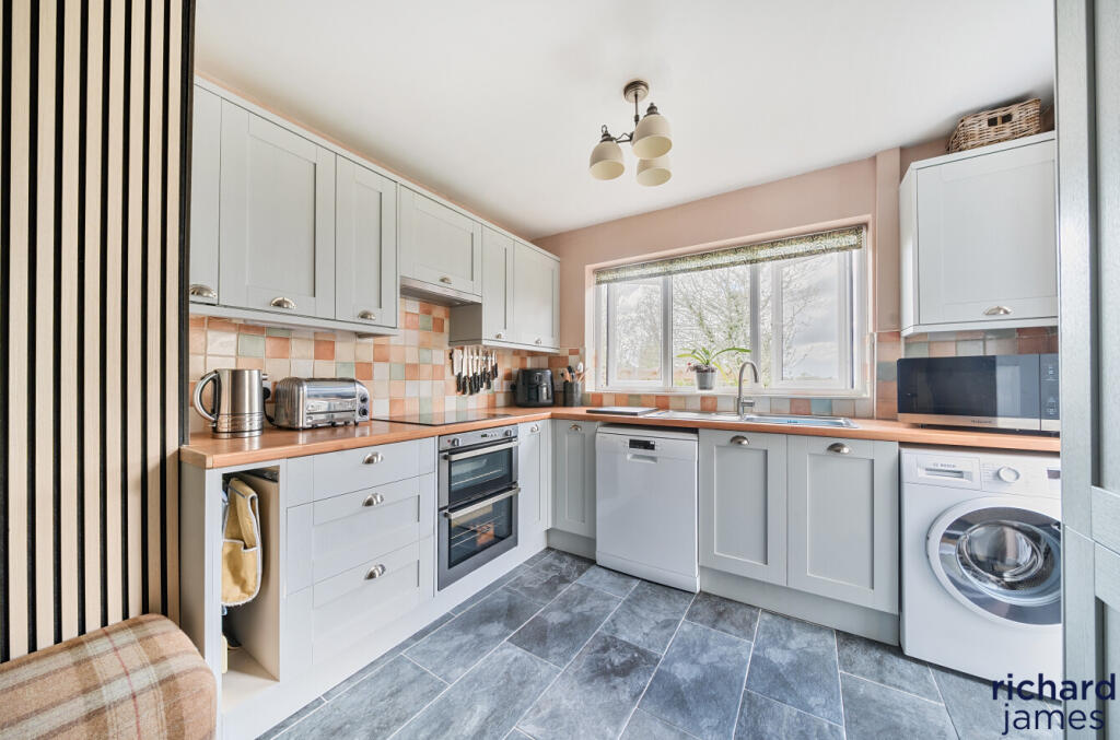 e1e5821b2bf145a0b125d708a160f5cf