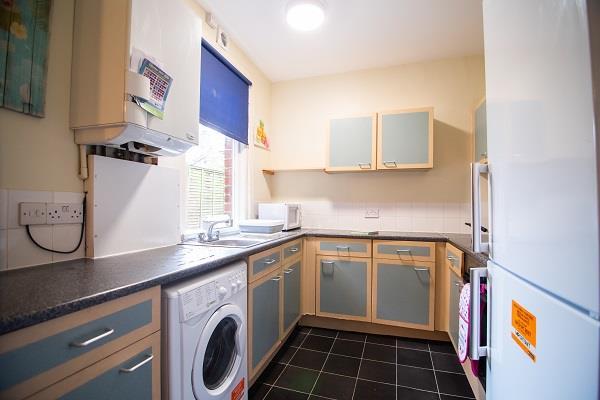 11_newington_rd_student_properties_kitchen2.jpg