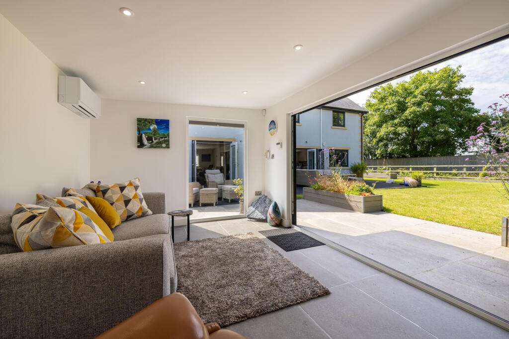 4 Old Nursery Gardens, Ashcott-27