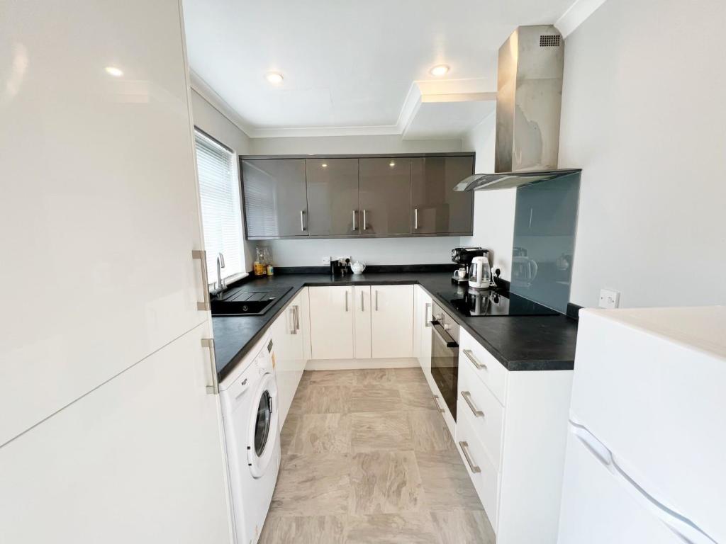 Kitchen 6.jpg