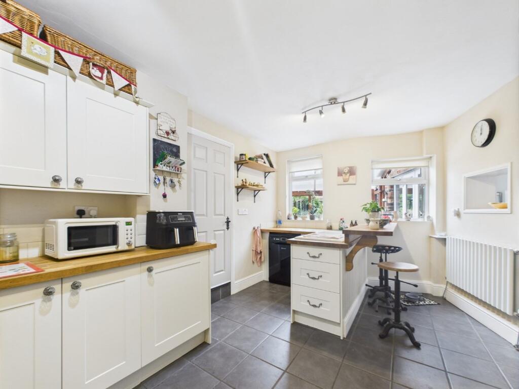Kitchen/Breakfast Area
