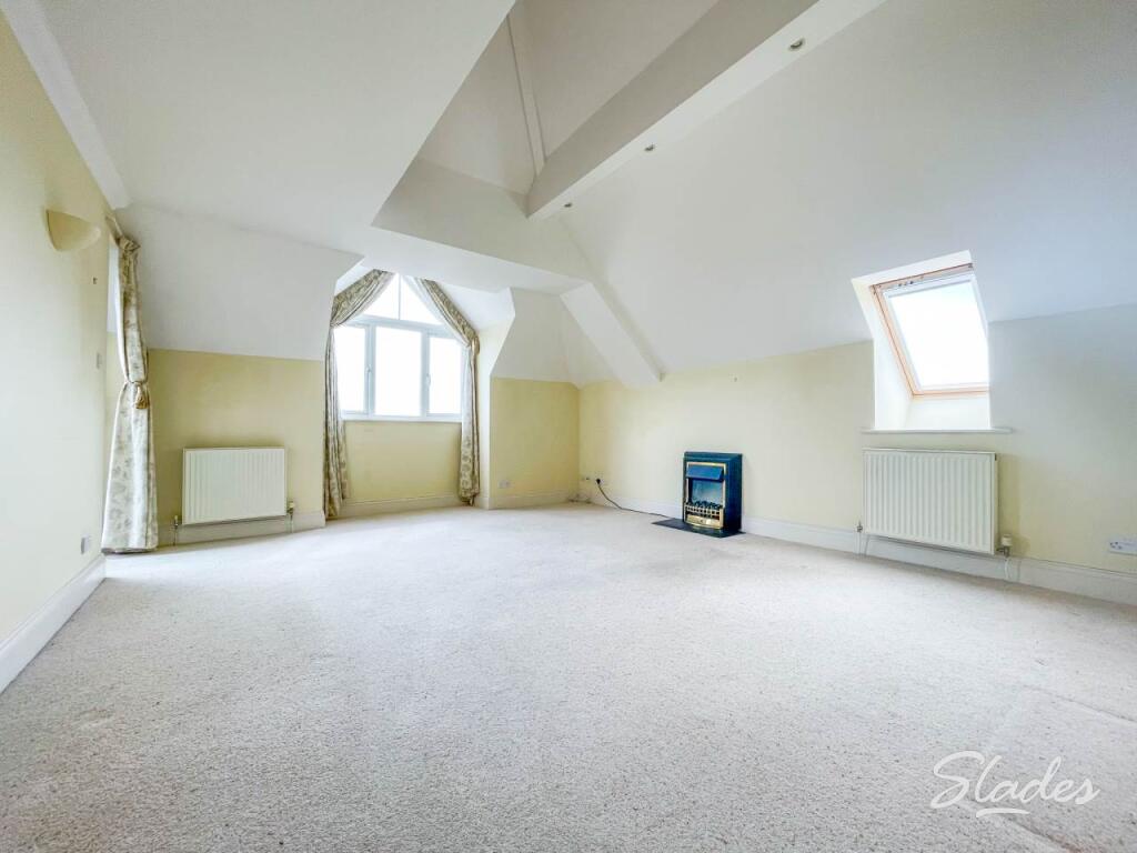 10 Carlton Dene loun