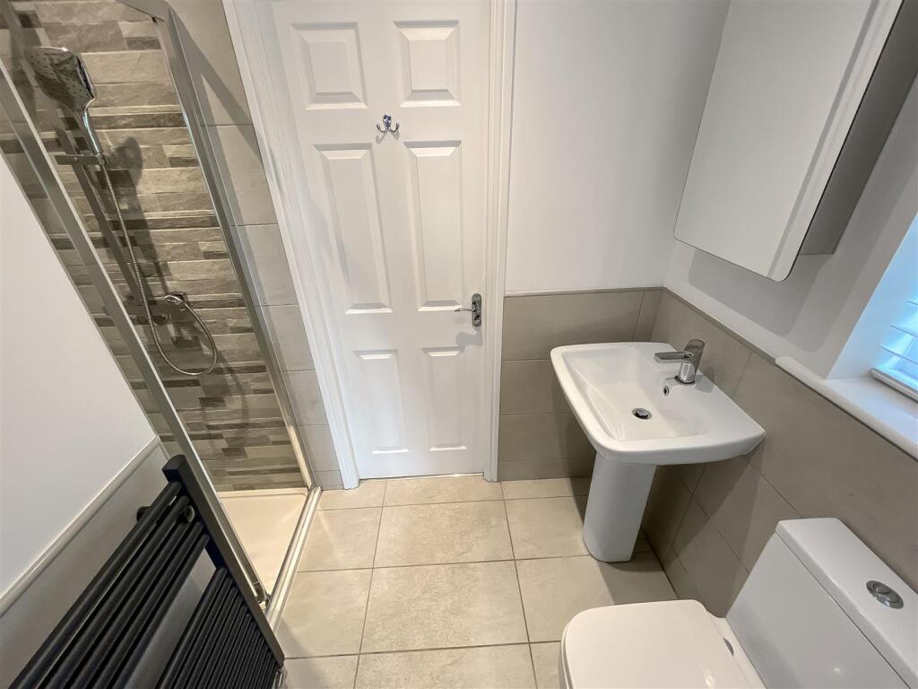 En-Suite Shower Room/WC